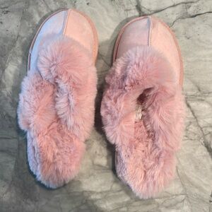 Girls size 5 pink, micro, suede fur slippers